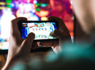 Beliebteste Mobile Games fallen bei der Stiftung Warentest durch